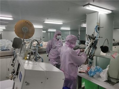 叮囑企業千萬不能掉鏈子,湖南省市場監管局督察口罩、防護服生產企業