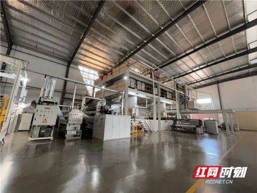 科技引領，保障醫(yī)療防護需求 江西鄉(xiāng)村振興中的防護用品生產(chǎn)